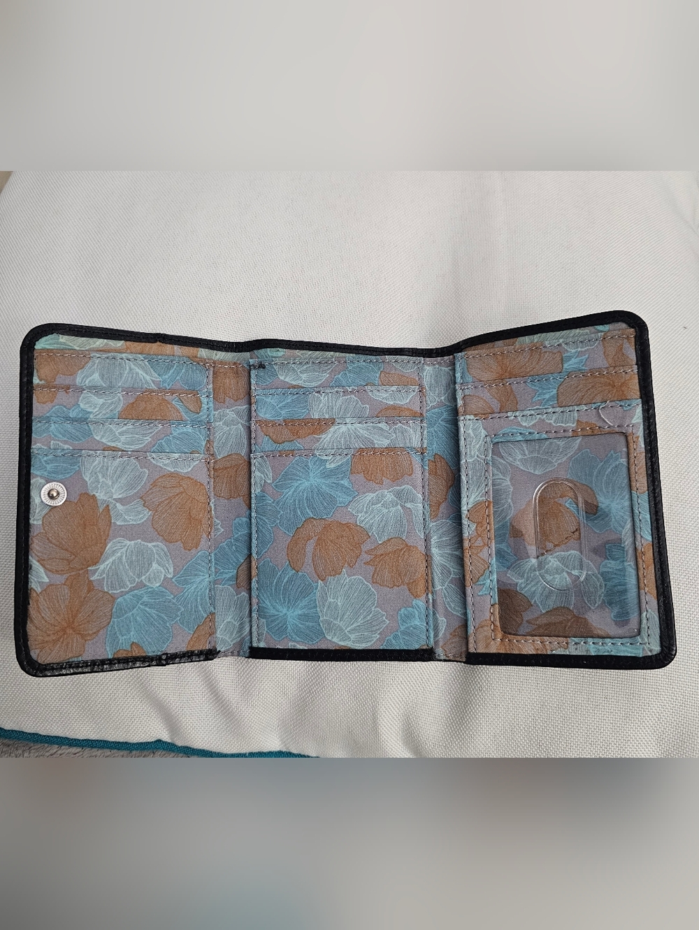 HOBO Jill Trifold Wallet